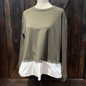Two by Vince Camuto hunter Green longsleeve oversized top